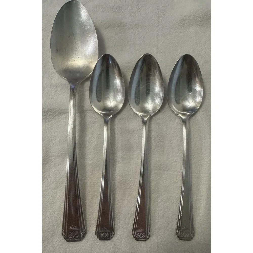 Oneida Community Tudor Plate Spoon Silverplate Glossy Art Deco Geometric Handle